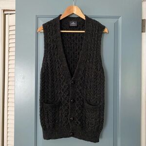 Aran 100% new wool Charcoal Cable Knit Vest Size M Made in Ireland